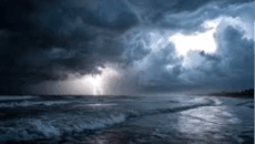 ঘূর্ণিঝড় ‘মন্থা’র থাবা আজ অন্ধ্র উপকূলে, জারি উচ্চ সতর্কতা