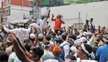 শিক্ষকরা পুলিশের হামলার প্রতিবাদে কর্মবিরতি একদিন আগেই শুরু