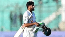 দলে ফিরছেন বাবর আজম