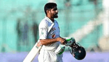 দলে ফিরছেন বাবর আজম