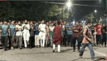 বুয়েটে গভীর রাতে বিক্ষোভ: ধর্ষণ অভিযোগে শিক্ষার্থী সাময়িক বহিষ্কার