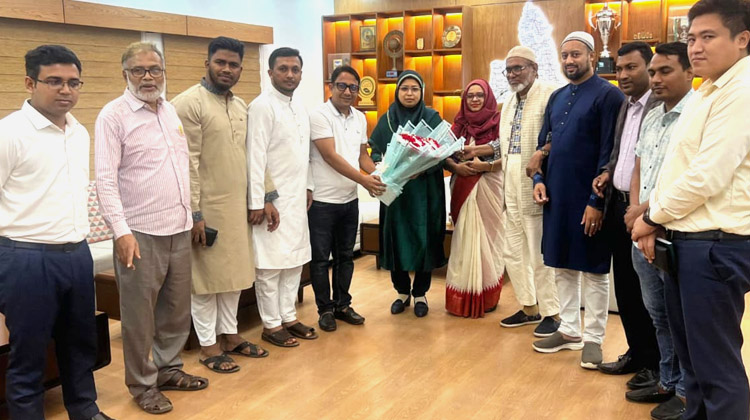 ফেনী জেলা প্রশাসকের সঙ্গে নবনির্বাচিত রেড ক্রিসেন্ট ইউনিটের সৌজন্য সাক্ষাৎ