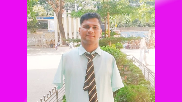 হাত নেই, পা দিয়ে লিখে এমবিএ পাস করলেন লোহাগাড়ার আলী