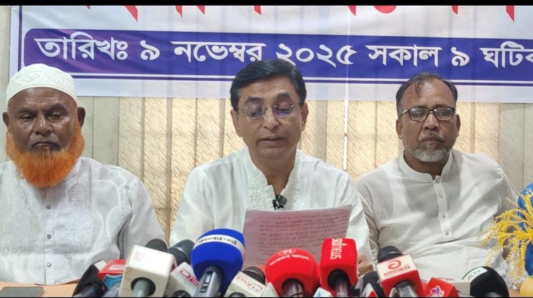 কালিয়াকৈরে সাবেক মেয়র মজিবুর রহমানের সংবাদ সম্মেলন