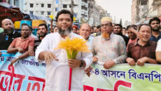 ঢাকা ৪ আসনে বিএনপি প্রার্থী তানভীর আহমেদ রবিনের গণসংযোগে জনতার উচ্ছ্বাস