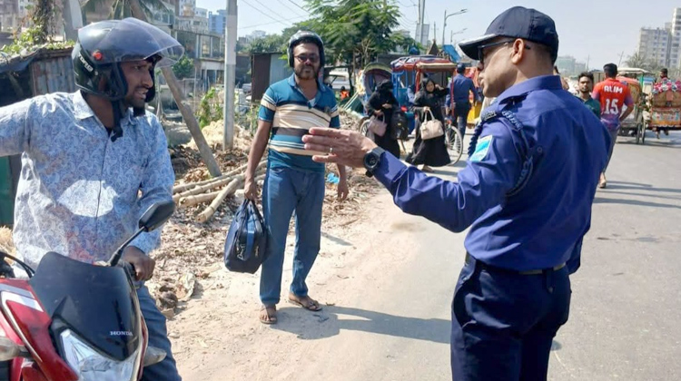 নারায়ণগঞ্জের পুলিশ সুপারের তৎপরতায় আইন-শৃঙ্খলা পরিস্থিতির উন্নতি