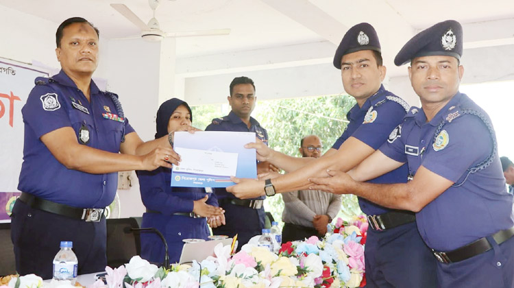 পিরোজপুরে জেলা পুলিশের মাসিক কল্যাণ সভা অনুষ্ঠিত