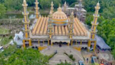 আজানের কণ্ঠে আলো, জীবনে অন্ধকার  ন্যায্য বেতন থেকে বঞ্চিত লাখো ইমাম–মুয়াজ্জিন