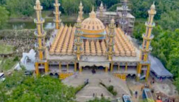 আজানের কণ্ঠে আলো, জীবনে অন্ধকার  ন্যায্য বেতন থেকে বঞ্চিত লাখো ইমাম–মুয়াজ্জিন