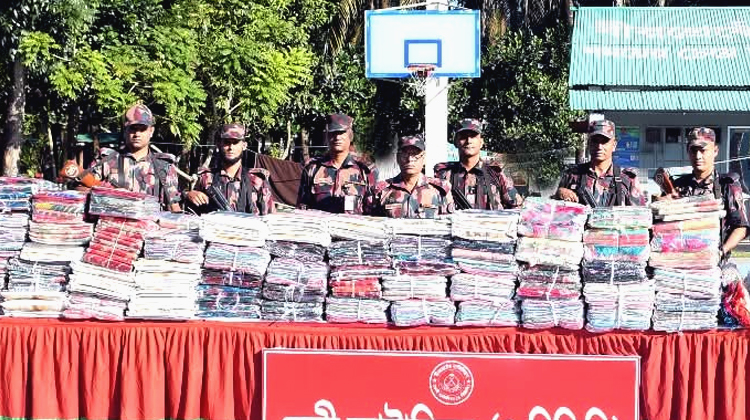 ফেনী সীমান্তে কোটি টাকার ভারতীয় মালামাল জব্দ 