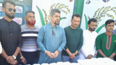 বাউফলে তারেক রহমানের জন্মদিনে অসহায়দের মাঝে খাবার বিতরণ