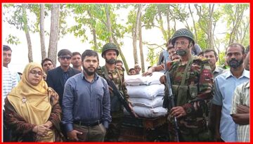 নওগাঁয় সেনাবাহিনী–প্রশাসনের যৌথ অভিযানে ৬০ বস্তা সার জব্দ