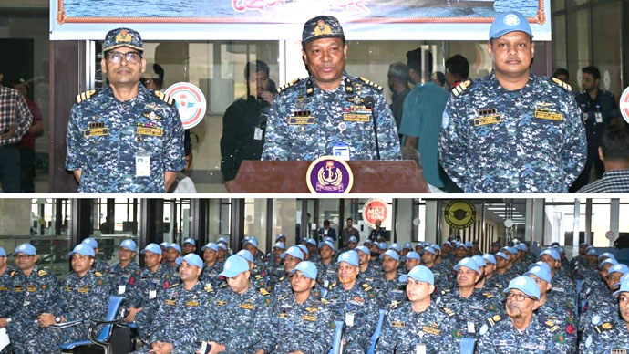 লেবাননে জাতিসংঘ শান্তিরক্ষা মিশনে অংশ নিতে বাংলাদেশ নৌবাহিনী চট্টগ্রাম ত্যাগ