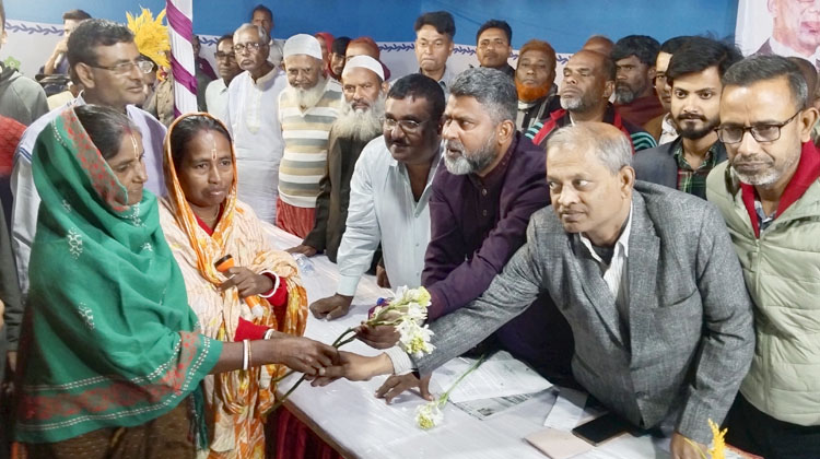 নওগাঁ-৩ আসনে বিএনপিতে যোগ দিলেন ৭০০ সনাতন ধর্মাবলম্বী পরিবার