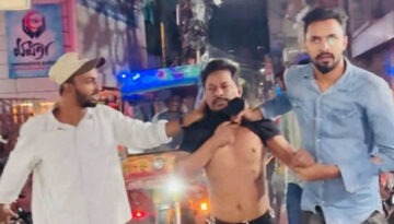 বরিশালে নিষিদ্ধ ছাত্রলীগ নেতাকে ধরে পুলিশের হাতে দিল ছাত্রদল