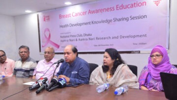 দেশে ব্রেস্ট ক্যানসারে আক্রান্তদের অর্ধেকই মারা যায়: আলোচনায় বিশেষজ্ঞদের উদ্বেগ