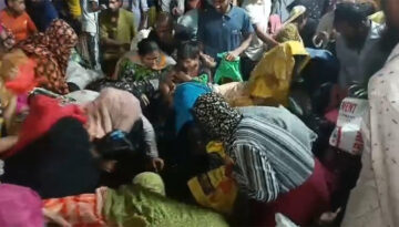 বরিশালে জব্দ জাটকা লুট, মৎস্য অধিদপ্তর প্রাঙ্গণে চরম বিশৃঙ্খলা