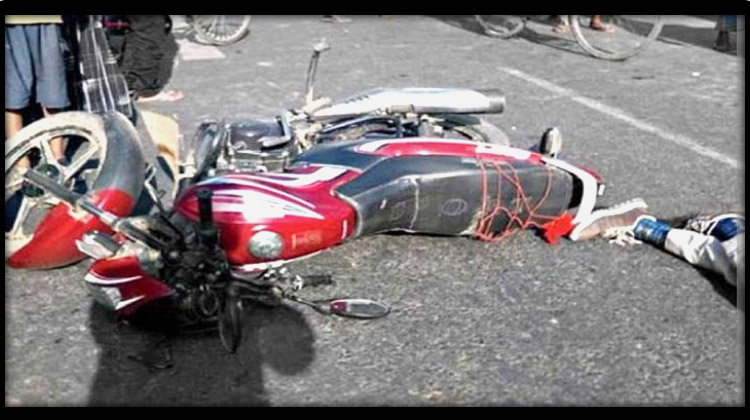 পাবনায় সড়ক দুর্ঘটনায় বাবা-মেয়ে নিহত, আহত ২