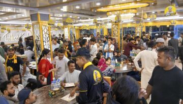 চাঁদপুর কাচ্চি ডাইনে উপচে পড়া ভিড়: আসল কাচ্চির স্বাদে মুগ্ধ শহরজুড়ে ভোজনরসিকরা