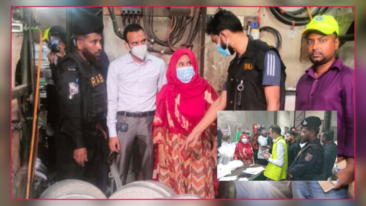 চকবাজারে নিষিদ্ধ পলিথিনের বিরুদ্ধে র‌্যাবের অভিযান