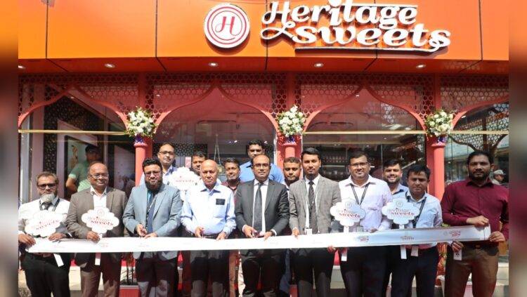 বসুন্ধরা ‘ই’ ব্লকে হেরিটেজ সুইটস-এর তৃতীয় শাখা উদ্বোধন