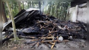 বরিশালে জামায়াত নেতার বাড়িতে ককটেল বিস্ফোরণ, বিলবোর্ডেও আগুন