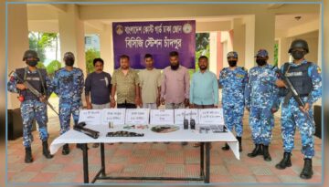 চাঁদপুরের নদীতে ডাকাতবাহিনীর দৌরাত্ম্যের অবসান? কিবরিয়া বাহিনীর ৫ সদস্য এবার কোস্ট গার্ডের হাতে