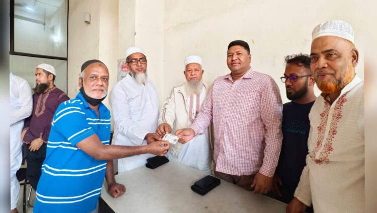 জনতার কাউন্সিলর সুমন ভুইয়ার উদ্যোগ: পুরান ঢাকায় টিসিবির কার্ড পেয়ে স্বস্তি ওয়ার্ডবাসীর