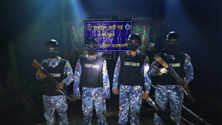 বদরখালীতে কোস্ট গার্ডের অভিযান: অবৈধ ট্রলিং বোট, জাল ও ৫০০ কেজি মাছ জব্দ