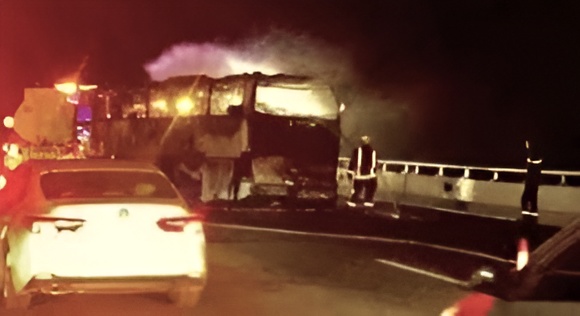 মদিনার কাছে বাস-ট্যাংকার সংঘর্ষে ৪২ ওমরাহযাত্রী নিহত