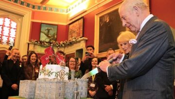 ৭৭ বছরে রাজা চার্লস: ক্যান্সার চিকিৎসার মধ্যেও ব্যস্ত রাজদায়িত্বে