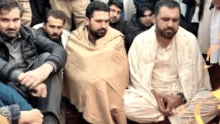 ইমরান খানের সাক্ষাতের বাধা, বিরোধী জোটের দেশজুড়ে বিক্ষোভের হুঁশিয়ারি