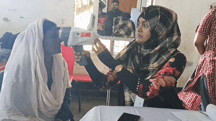 নড়াইলে মানবিক উদ্যোগ: একদিনে ১৪শ’ রোগী পেলেন ফ্রি চিকিৎসা