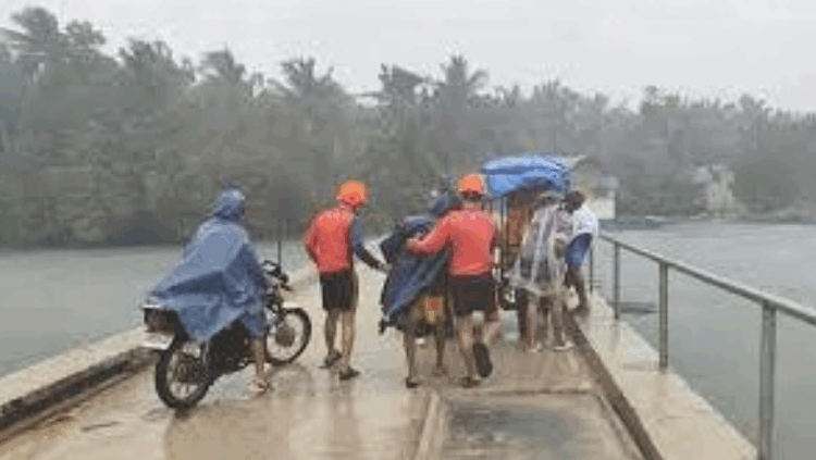 ১৮৫ কিমি বেগে তাণ্ডব ‘ফাং-ওং’, ফিলিপাইনে লণ্ডভণ্ড জনজীবন