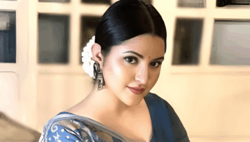 বিদেশ থেকে ফিরে আবেগঘন বার্তা দিলেন পরীমনি