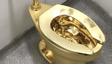 স্বর্ণের টয়লেট ‘আমেরিকা’ নিলামে, শুরুমূল্য এক কোটি ডলার
