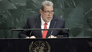 ২৪ বছরের পর ক্ষমতা পরিবর্তন, সেন্ট ভিনসেন্টে নতুন প্রধানমন্ত্রী