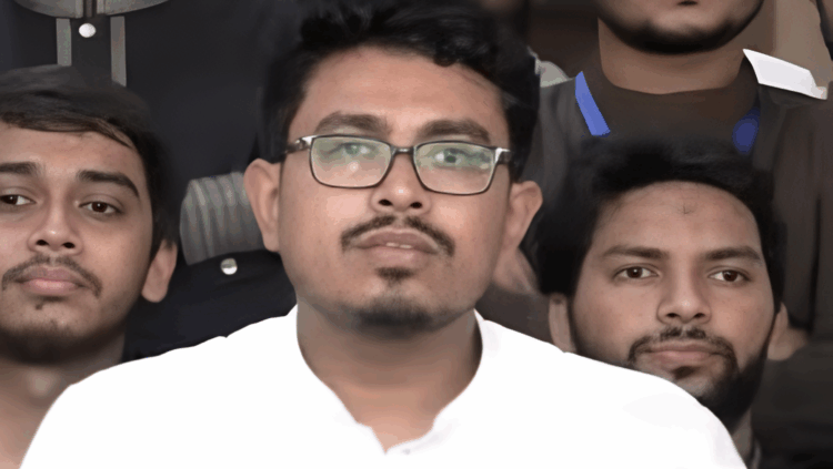 নতুন বাংলাদেশে ‘মুক্তিযুদ্ধের ব্যবসা’ বন্ধের হুঁশিয়ারি ভিপি সাদিক কায়েমের