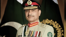 ‘গণতন্ত্রের মৃত্যু’: সেনাপ্রধানকে সর্বময় ক্ষমতা দেওয়ায় পাকিস্তানে বিতর্ক