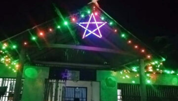 শুভ বড়দিনে রঙিন আলোয় সেজেছে নীলফামারীর খ্রিষ্টান পল্লীগুলো