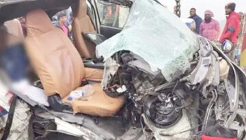 ফরিদপুরে ট্রাক-অ্যাম্বুলেন্স মুখোমুখি সংঘর্ষে তিনজন নিহত