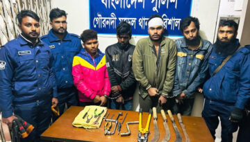 ডাকাতির প্রস্তুতিকালে গৌরনদীতে চার ডাকাত গ্রেপ্তার