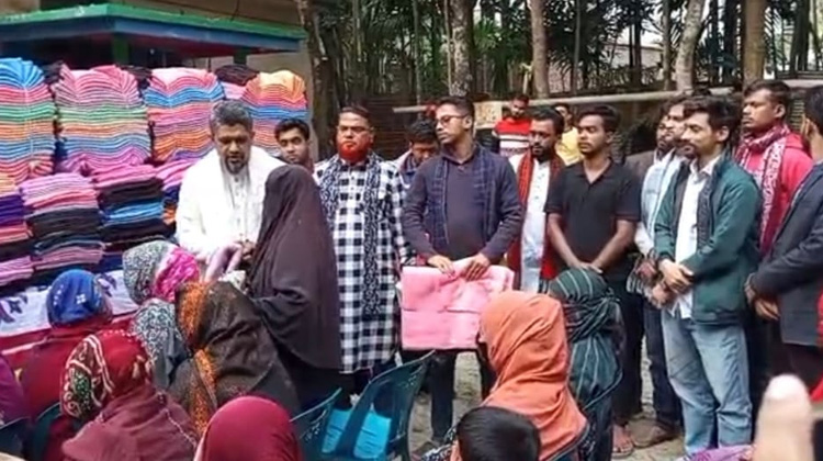 বাউফলে বেগম খালেদা জিয়ার সুস্থতা কামনায় শীতবস্ত্র বিতরণ