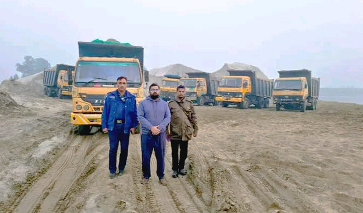 কালিহাতীতে অবৈধ বালু উত্তোলনে মোবাইল কোর্টের অভিযান, ৩ লাখ টাকা জরিমানা আদায়