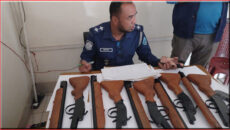 নোয়াখালীতে কবরস্থানে বস্তাবন্দি অবস্থায় মিলল ৭টি আগ্নেয়াস্ত্র