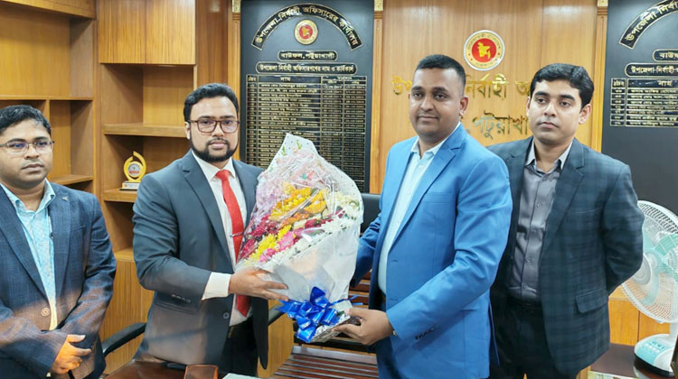 নতুন ইউএনও সালেহ আহমেদের দায়িত্ব গ্রহণ—বাউফলে উন্নয়ন প্রত্যাশায় প্রাণচাঞ্চল্য