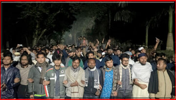 হাদির ওপর হত্যাচেষ্টার প্রতিবাদে ইবিতে শিক্ষার্থীদের বিক্ষোভ