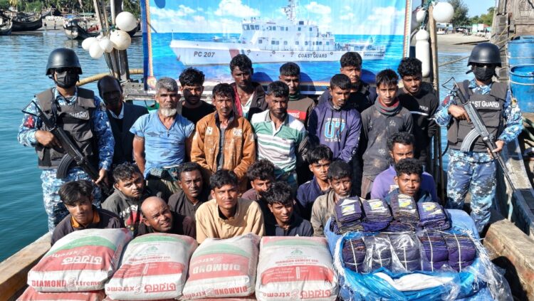 কোস্ট গার্ডের পৃথক দুই অভিযানে সিমেন্ট ও বার্মিজ লুঙ্গি পাচারের সময় ২২ জন আটক