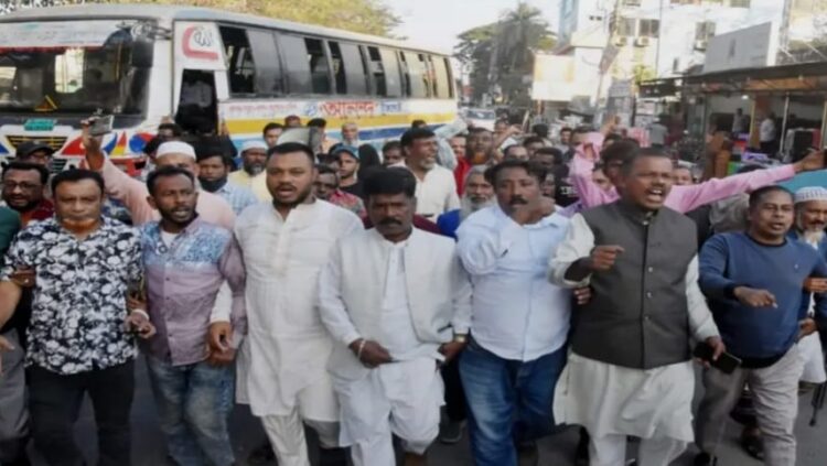 গণসংযোগে গুলিবর্ষণের ঘটনায় উত্তাল নারায়ণগঞ্জ: সুষ্ঠু তদন্তের দাবিতে বিএনপির প্রতিবাদ