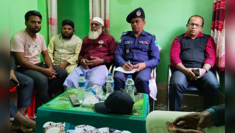 কয়রায় নবনিযুক্ত ওসির সঙ্গে সাংবাদিকদের মতবিনিময়